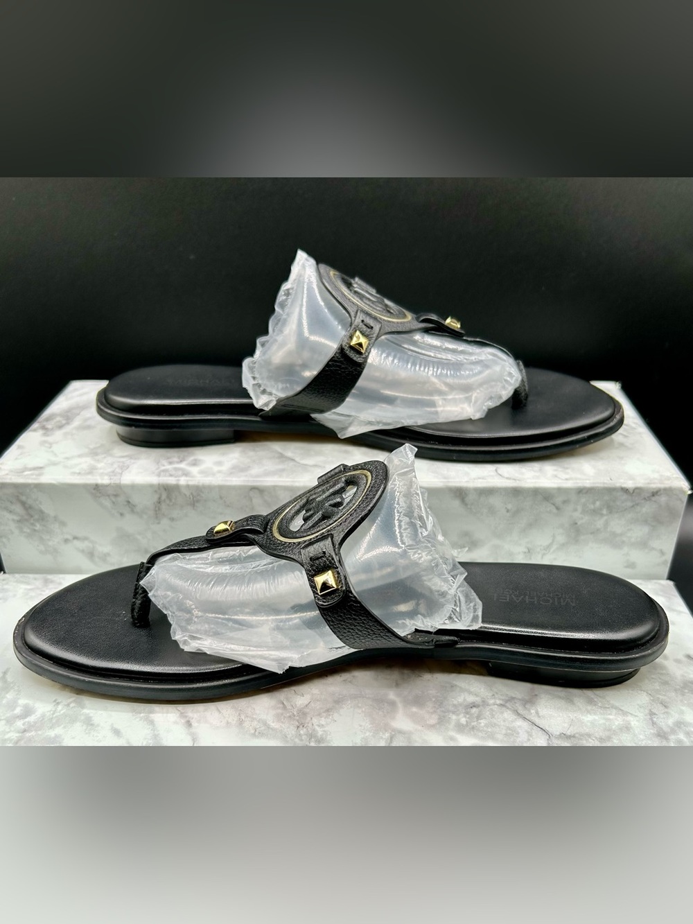 MICHAEL MICHAEL KORS Aubrey Cutout Black Leather T-Strap Sandals. Size 8 - Picture 7 of 11